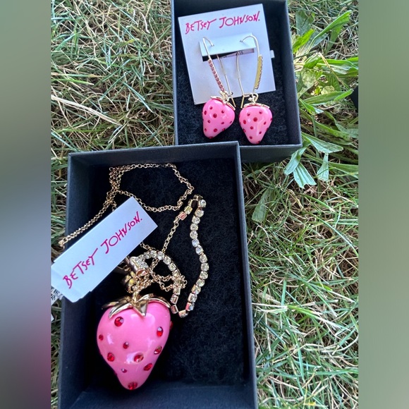 BETSEY JOHNSON Pink Strawberry Necklace & Earring Set Enamel & Red Crystals NWT - Picture 7 of 12